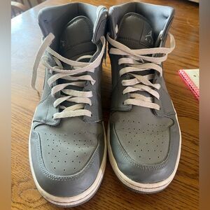 Mens Jordan 1 Mid